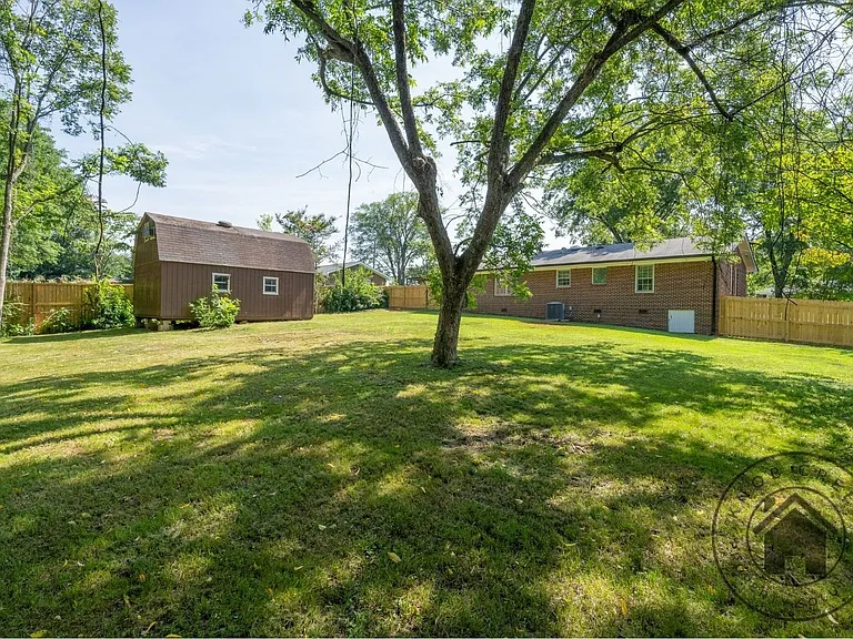 1138 Highland Dr — Photo 18