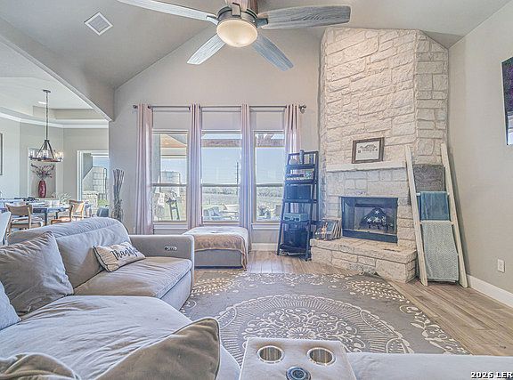 5th image of 157 Summer Meadow Dr
