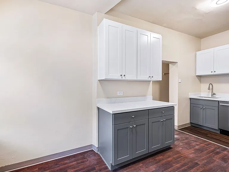 Abbey Park Apartments — Photo 14