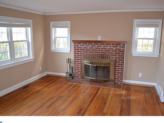 2nd image of 1704 Sycamore St