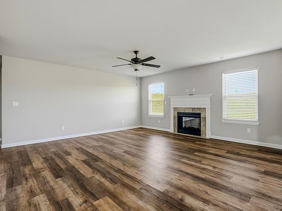 3rd image of 5735 Abercorn Dr
