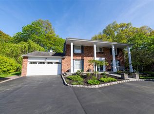 20 S Lot Rd, Smithtown, NY 11787