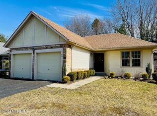 16 Taylor Ln, Jackson, NJ 08527