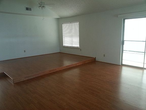 2nd image of 7802 Del Glen Ln