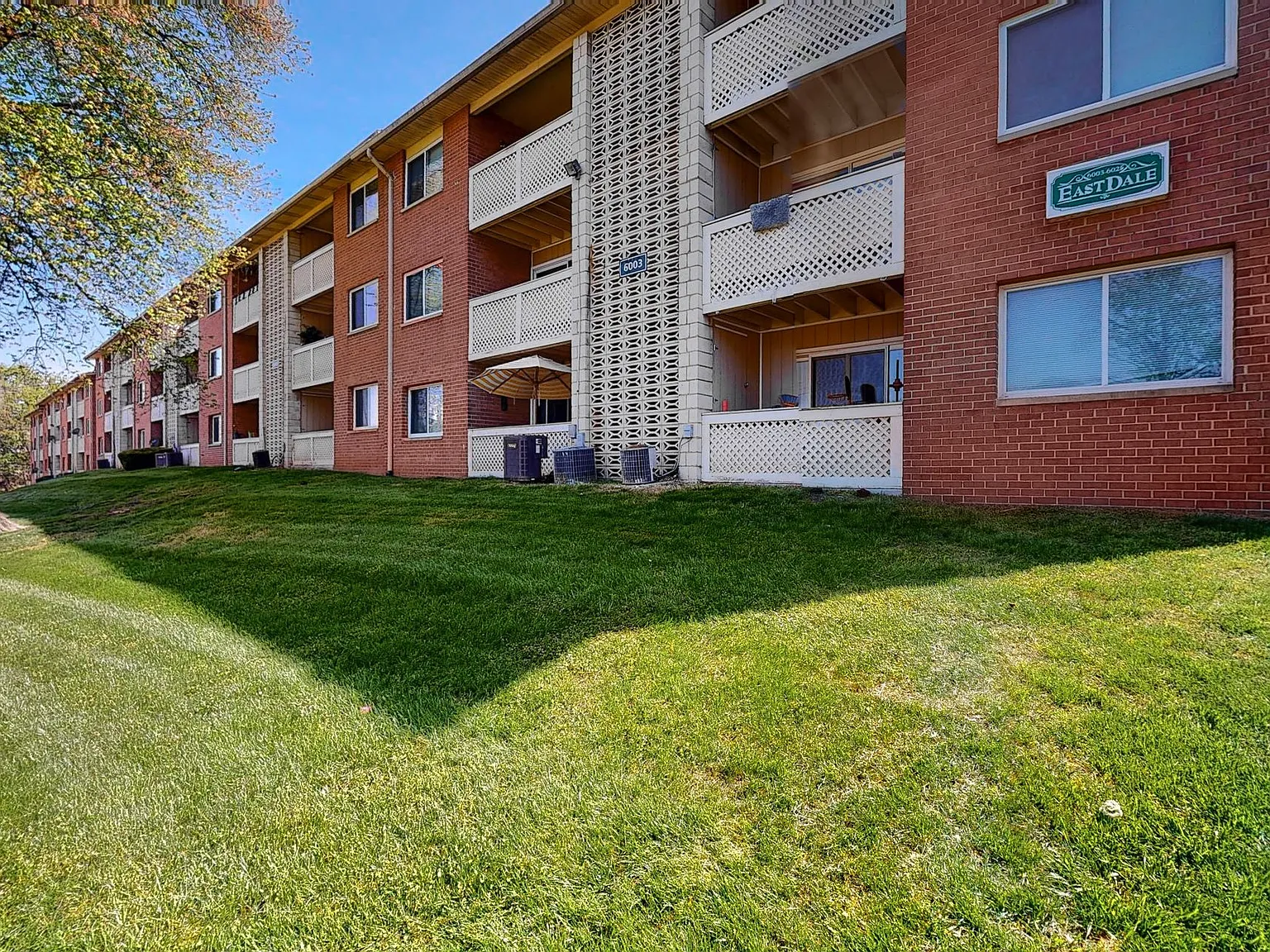 Eastdale Apartments — Photo 1