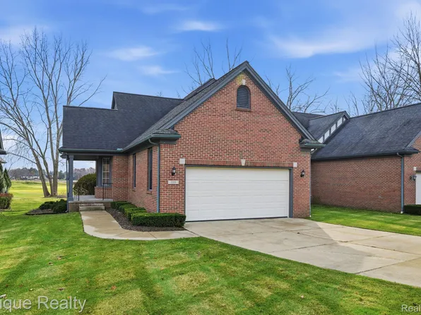 115 Sandhills Ln, Lake Orion, MI 48362