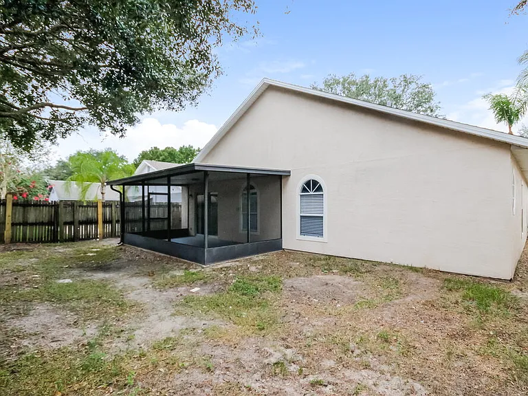 11305 Maybrook Ave — Photo 16