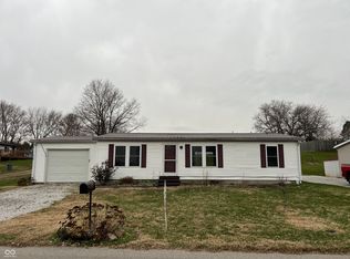 1525 Shelby St, Shelbyville, IN 46176