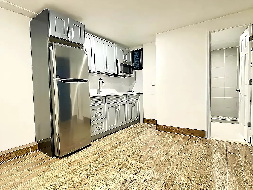 1313 Halsey Street — Photo 1