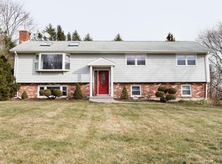 19 Astoria Ln, Shelton, CT 06484