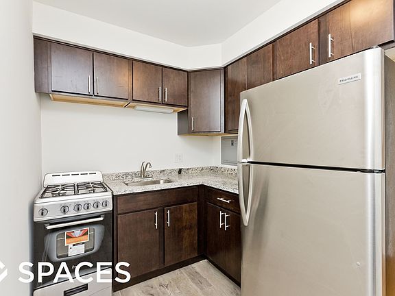 2nd image of 6211 N Kenmore Ave APT 206A