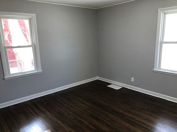 5th image of 5928 Bryant Ave N