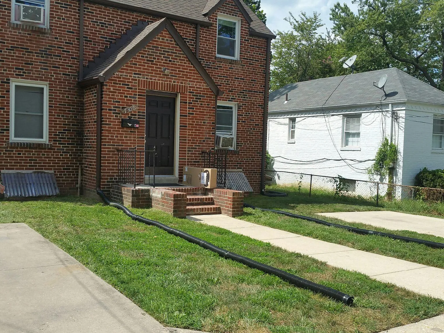 7 bed, 3100 sqft, $9,300 — Photo 2