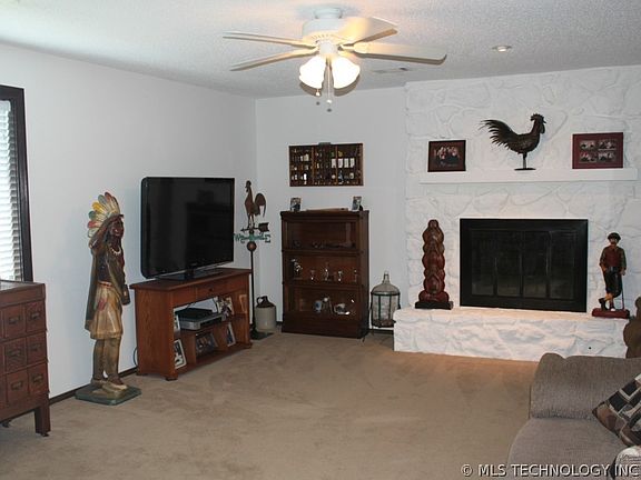 3rd image of 272 N Spruce Ave