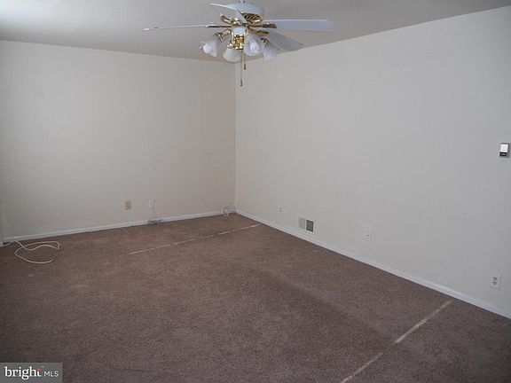 4th image of 3417-19 W Westmoreland St Floor 1