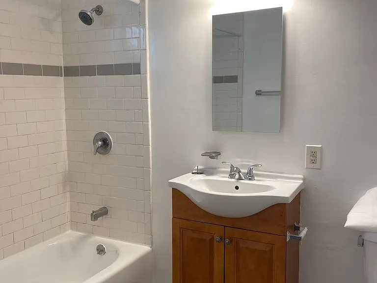 a1306 — Photo 12