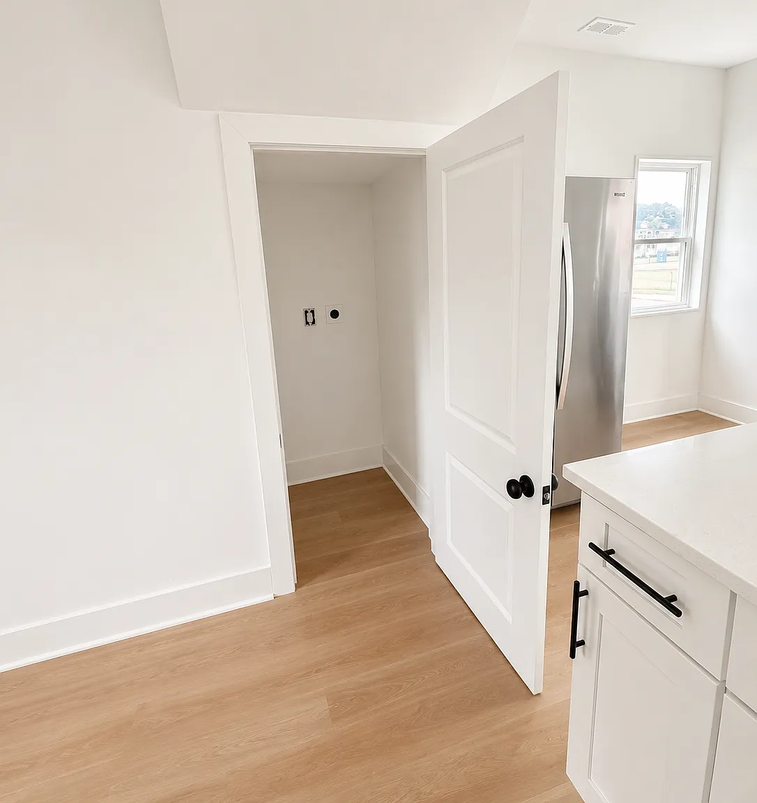 2 bed, 915 sqft, $1,350 — Photo 4