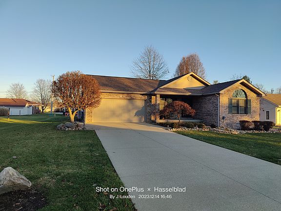 3rd image of 206 S Westwood Dr