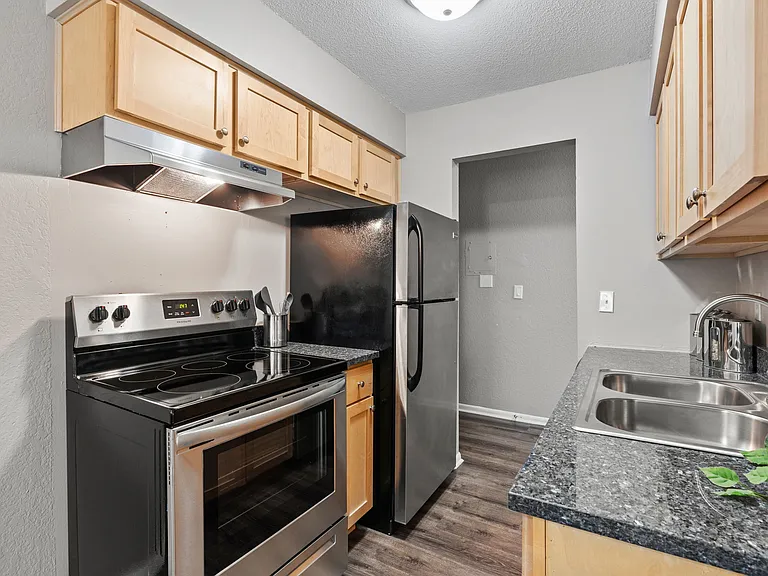 Granite Ridge Apartments — Photo 8