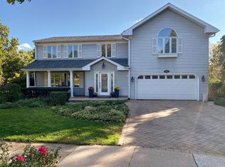 1471 Coral Berry Ln, Downers Grove, IL 60515