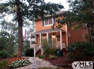 2 Point Rd, Mashpee, MA 02649