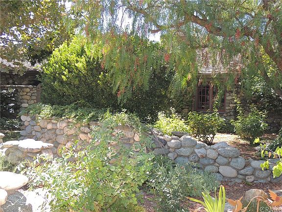 3rd image of 2293 Bonnie Brae Ave