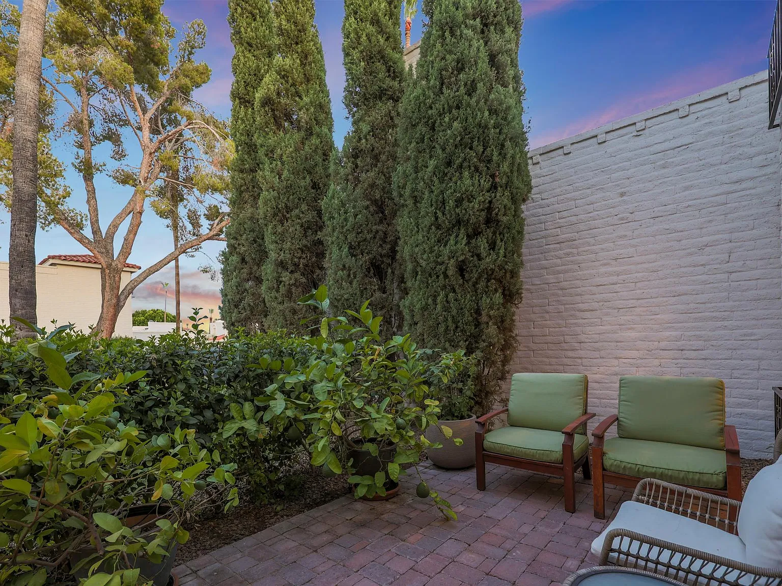 4 bed, 2.5 bath, 2582 sqft, $4,795 — Photo 3