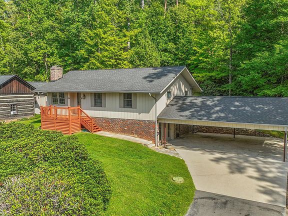 3rd image of 745 Blockhouse Valley Rd