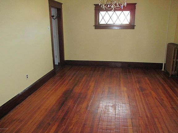 4th image of 84 Watkins St