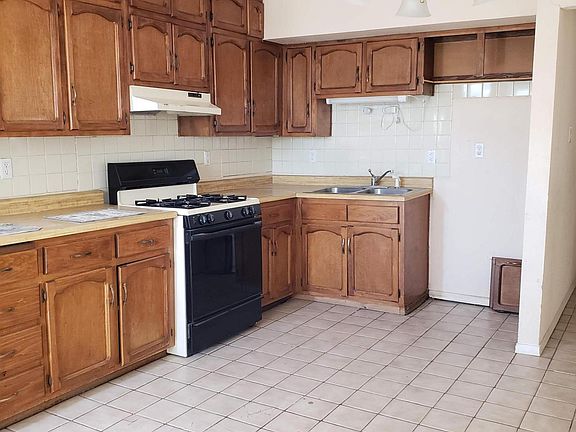5th image of 8744 Roseway Dr