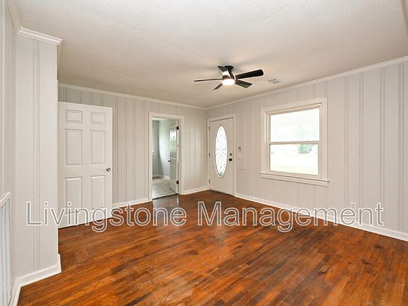 3rd image of 872 W Albert Gallatin Ave