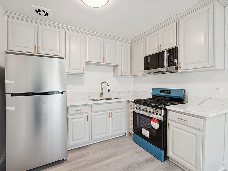 337 S Rexford Dr #1 — Photo 2