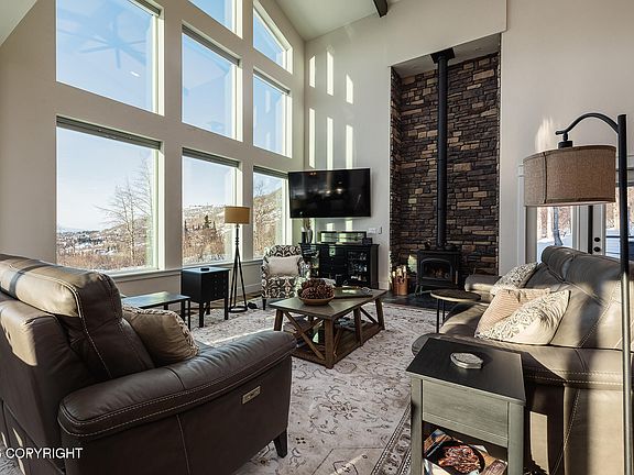 4th image of 14345 Canyon Rd