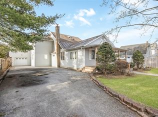 8 Alexander Ave, Farmingdale, NY 11735