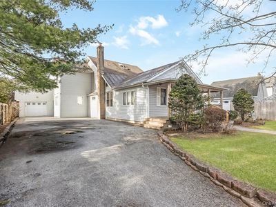 8 Alexander Avenue, Farmingdale, NY, 11735
