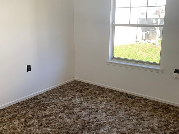 5th image of 845 Naomi St