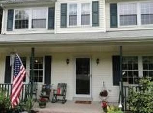 8 Danny Ct, Morgantown, PA 19543