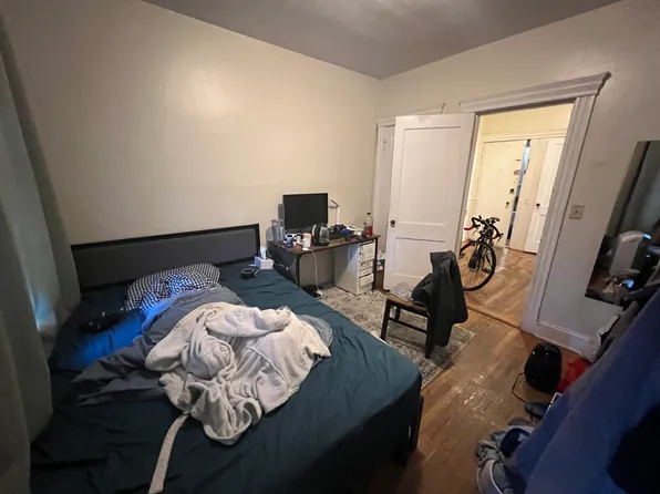 366 Riverway #17, Boston, MA 02115