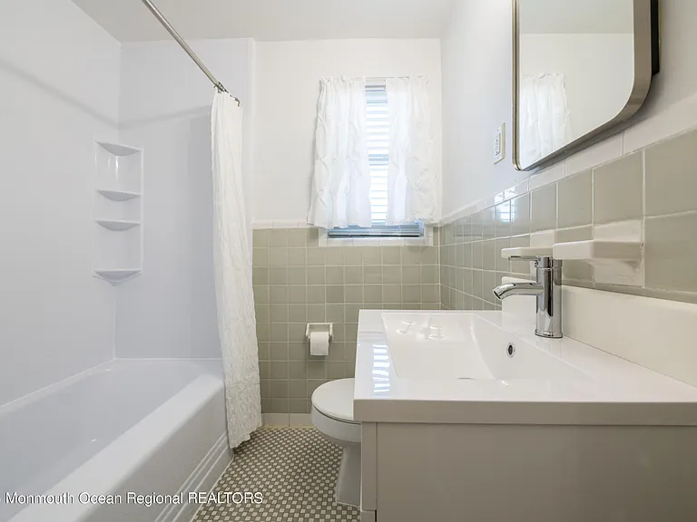 19 Manor Dr — Photo 12