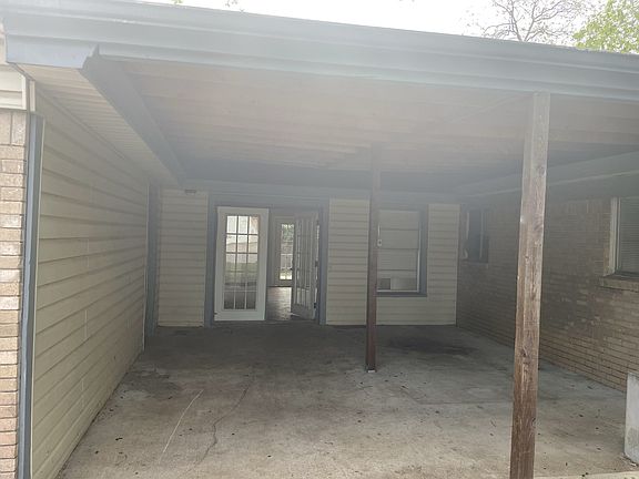 5th image of 1700 W Lovers Ln