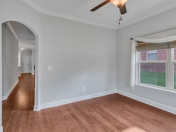 5th image of 106 Bellingdon Dr