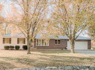 135 W 1st St, Adrian, MO 64720