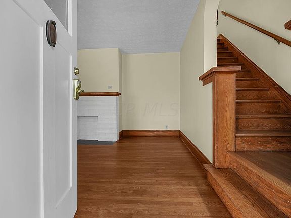 3rd image of 84 N Fulton Ave