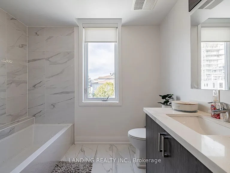 17 Greenbriar Rd #1 — Photo 18