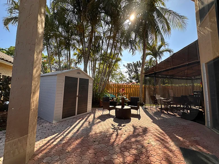 1728 Shoreside Cir — Photo 45