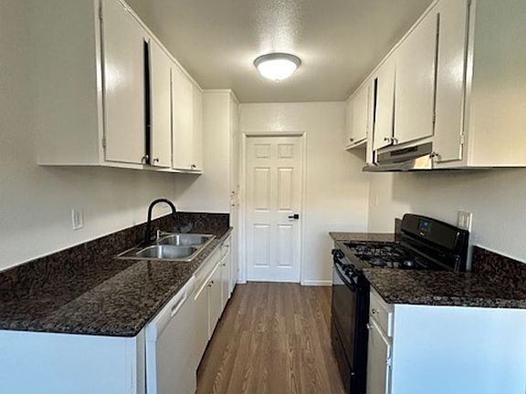 2nd image of 1521 E Canfield Ln APT 1