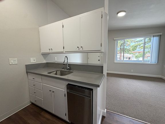 4th image of 2522 35th Ave #34