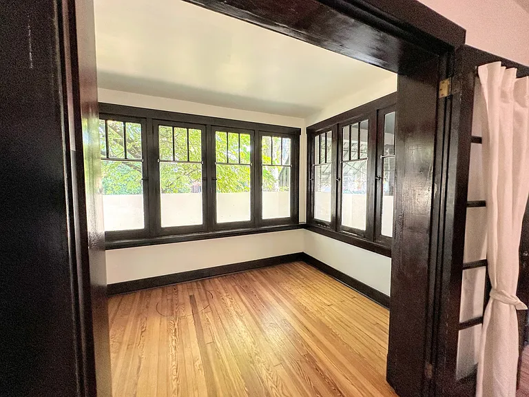 7104 Schoyer Ave — Photo 5