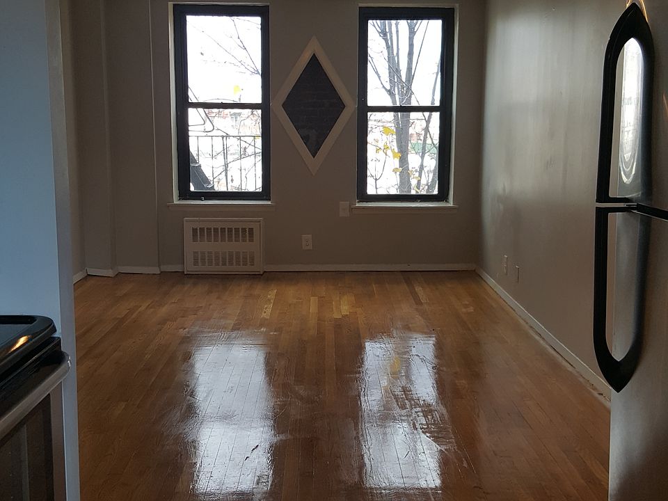 2nd image of 70 Lenox Rd APT 4D