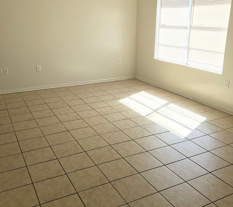 2nd image of 128 Marian Cir